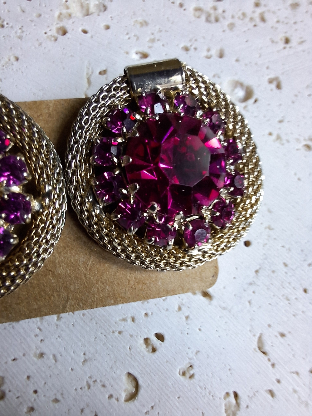 Albert WEISS Elegant Pink Crystal Round Clip-On Earrings - Picture 5 of 6